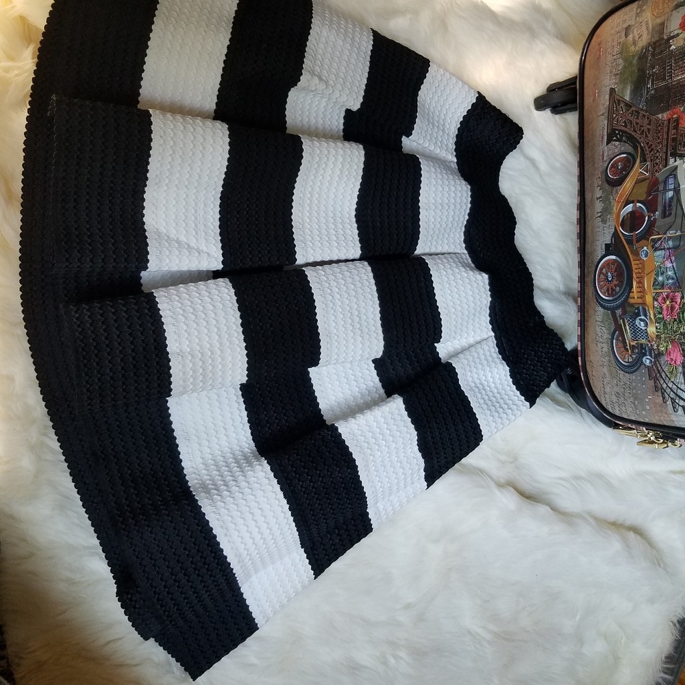 GB Black and White Striped Pleated skirt